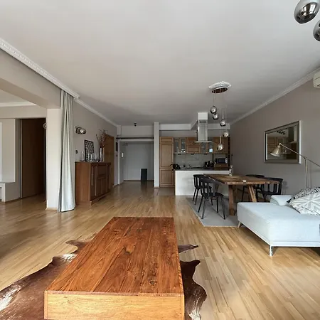 アパート Main Square Spacious With Bathtub *