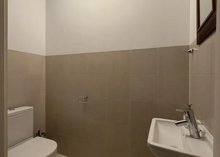 Main Square Spacious With Bathtub *