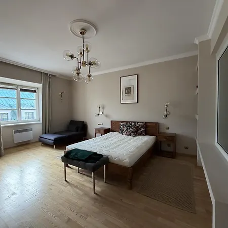Apartamento Main Square Spacious 1-bed With Bathtub Cracovia