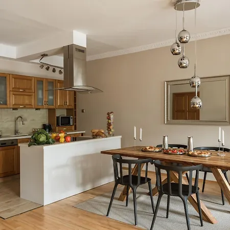 Apartamento Main Square Spacious 1-bed With Bathtub